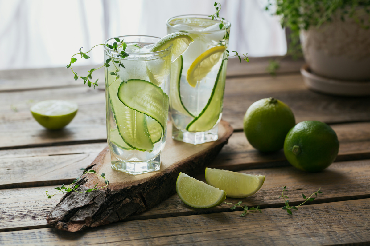 Alkoholfreier Wein-Tonic-Spritz