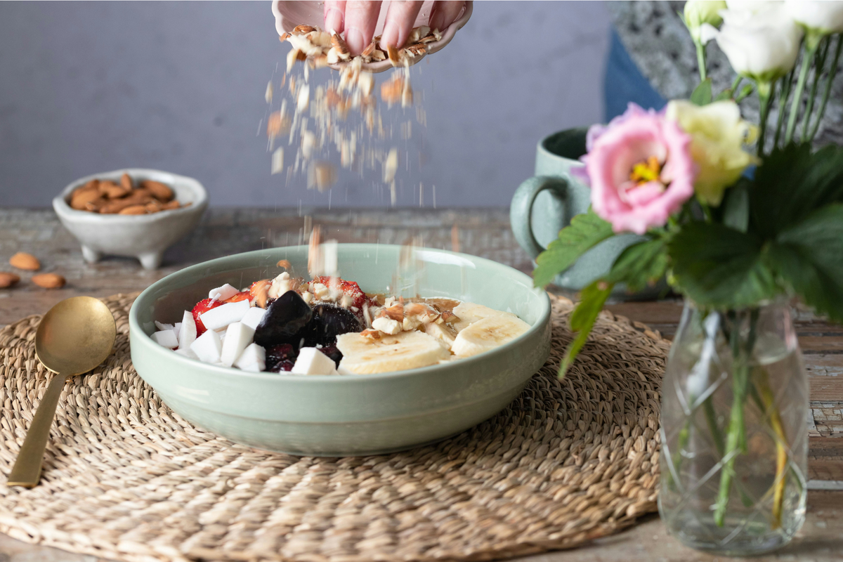 Bunter Obstsalat mit Kokos und Crunch