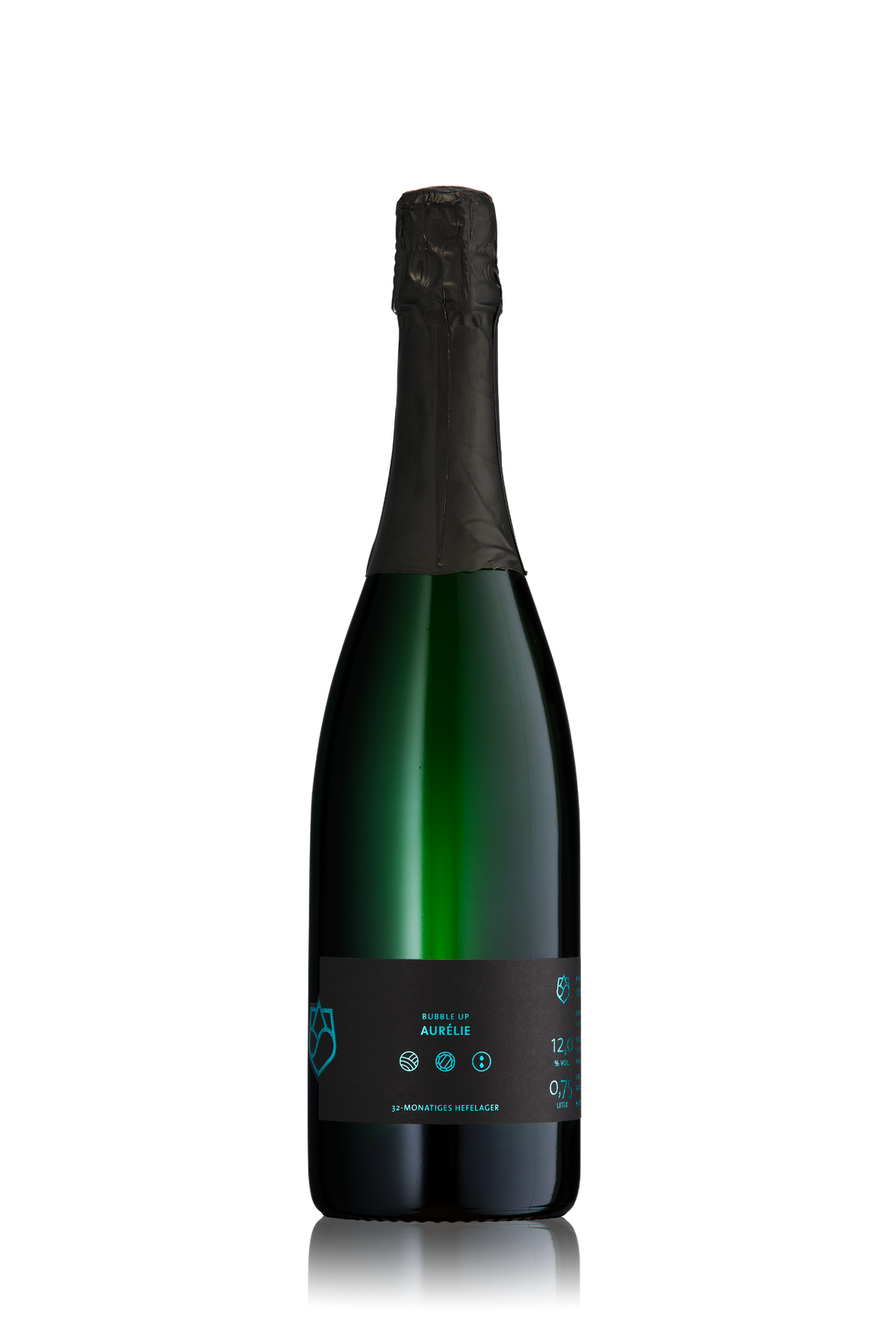 angelina-schmuecker_sekt-mueller-thurgau_geileweine_2000x3000_web