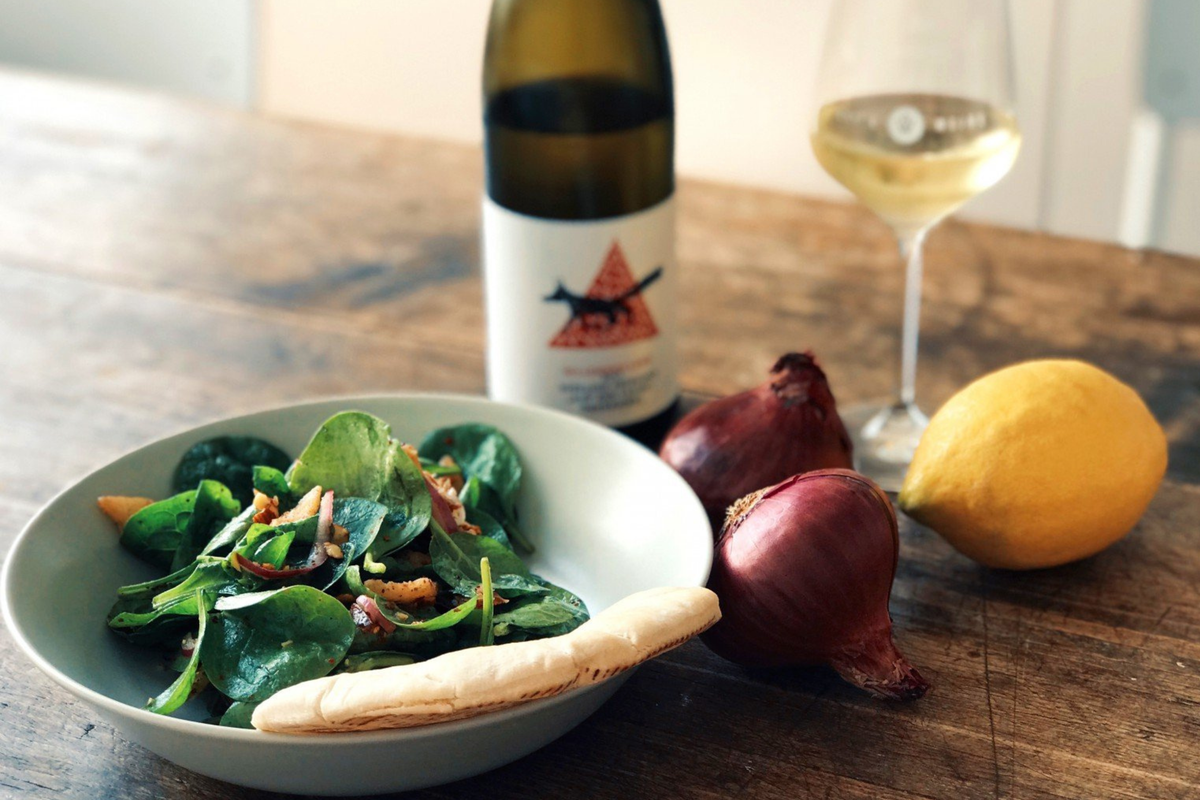Spinatsalat mit Datteln und Mandeln